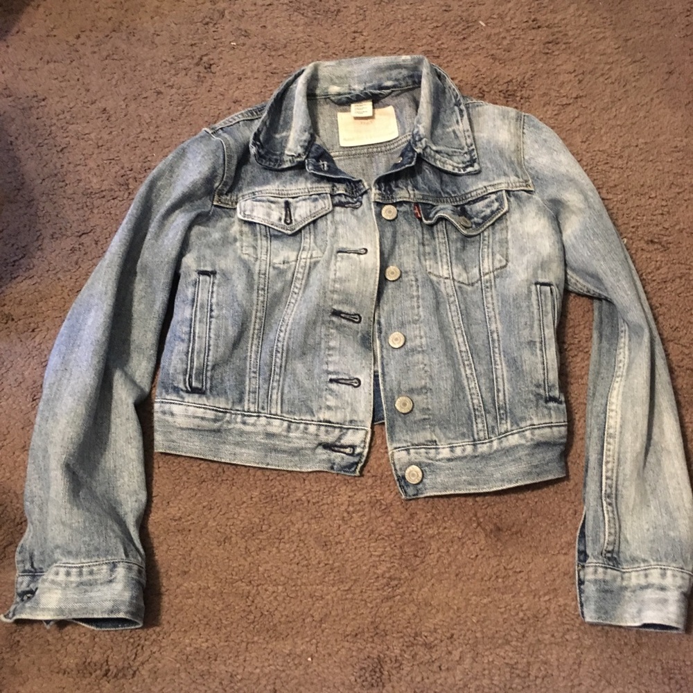 Levi’s Cropped Denim Jacket